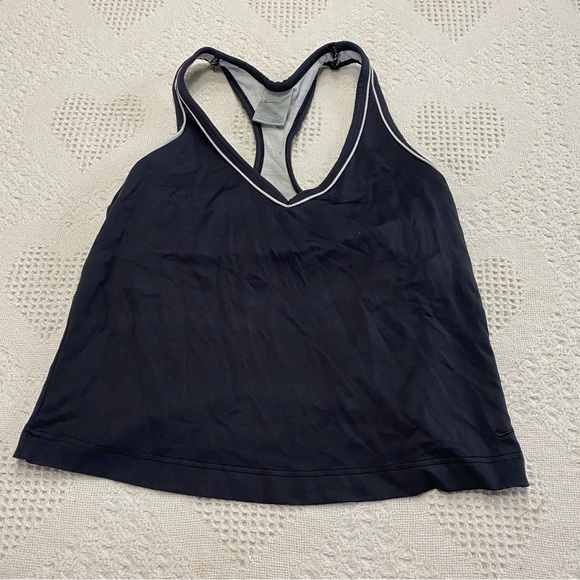 Nike Gray Tag Built-In Bra Tank (S) - Picture 1 of 8